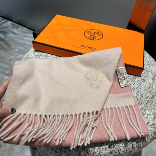 Sciarpe Hermès per uomo e donna