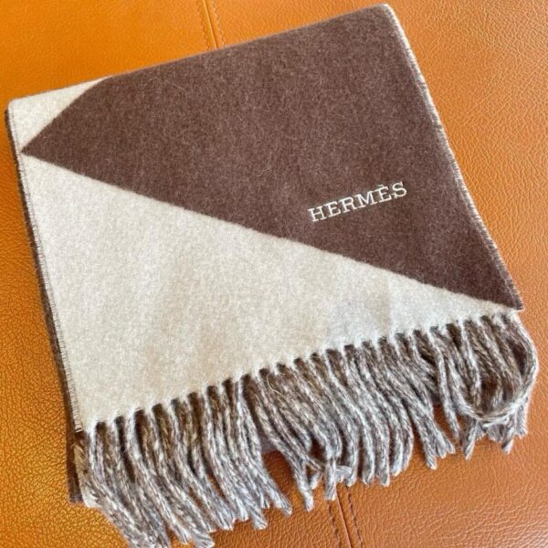 repliche,replica,perfette,siti di,affidabili,migliori siti,dove comprare,1:1,scarpe da ginnastica Sciarpa geometrica in cashmere Hermes Sciarpa per bambini in puro cashmere 100