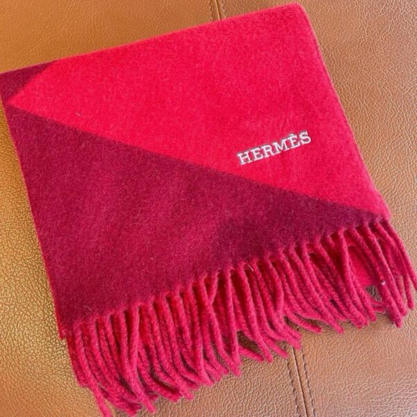 repliche,replica,perfette,siti di,affidabili,migliori siti,dove comprare,1:1,scarpe da ginnastica Sciarpa geometrica in cashmere Hermes Sciarpa per bambini in puro cashmere 100