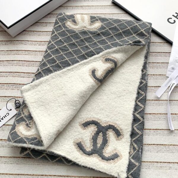 repliche,replica,perfette,siti di,affidabili,migliori siti,dove comprare,1:1,scarpe da ginnastica Chanel contatore nuova sciarpa di lana lavorata a maglia ricamata su entrambi i lati con doppia C diamante