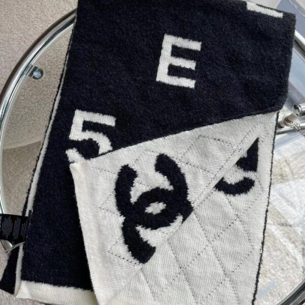 repliche,replica,perfette,siti di,affidabili,migliori siti,dove comprare,1:1,scarpe da ginnastica Sciarpa nuova di Chanel