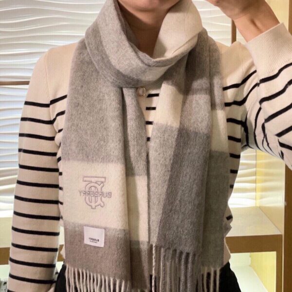 Sciarpe Burberry per uomo e donna