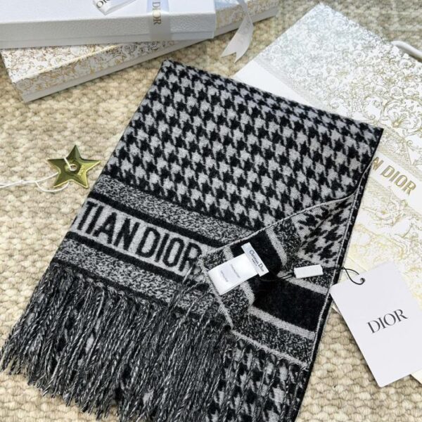 Nuova sciarpa pied de poule Dior24