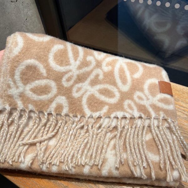 Sciarpa Loewe in lana vergine e mohair