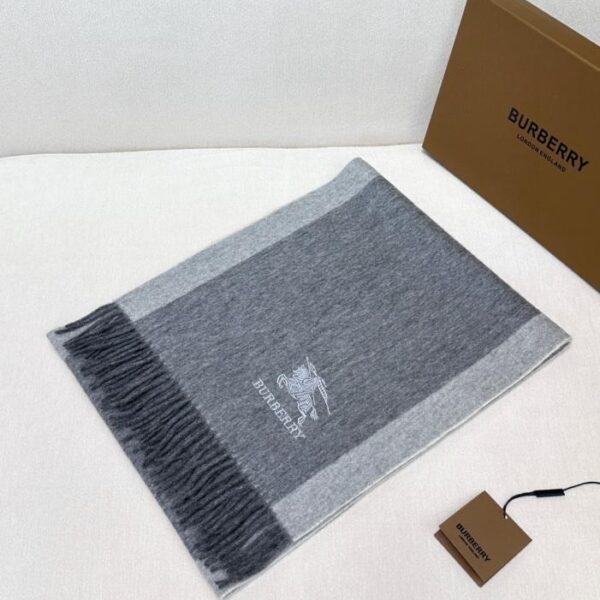 Burberry ricamato War Horse 2024 Ultimo modello di coppia unisex
