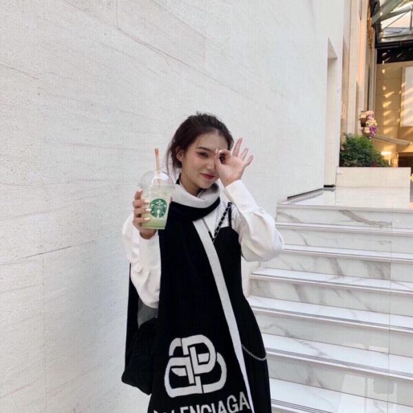 Sciarpa Balenciaga 100 Cashmere in jacquard con logo