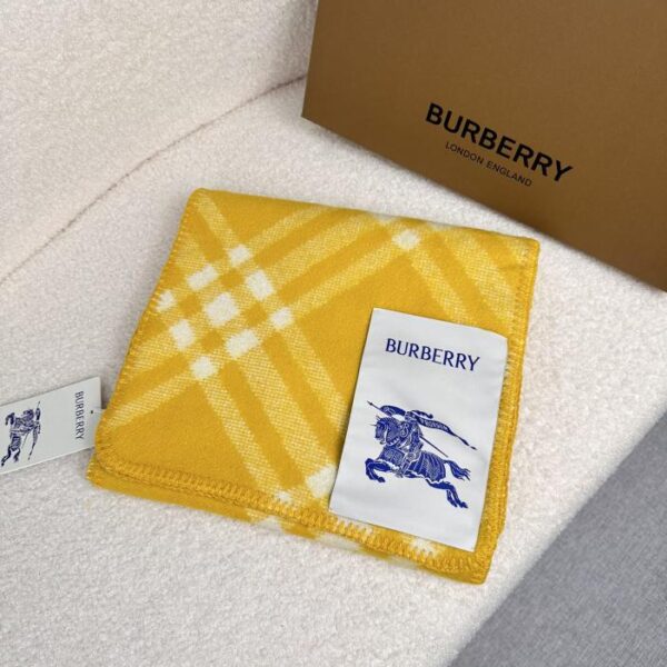 Sciarpa Burberry in misto cashmere e lana