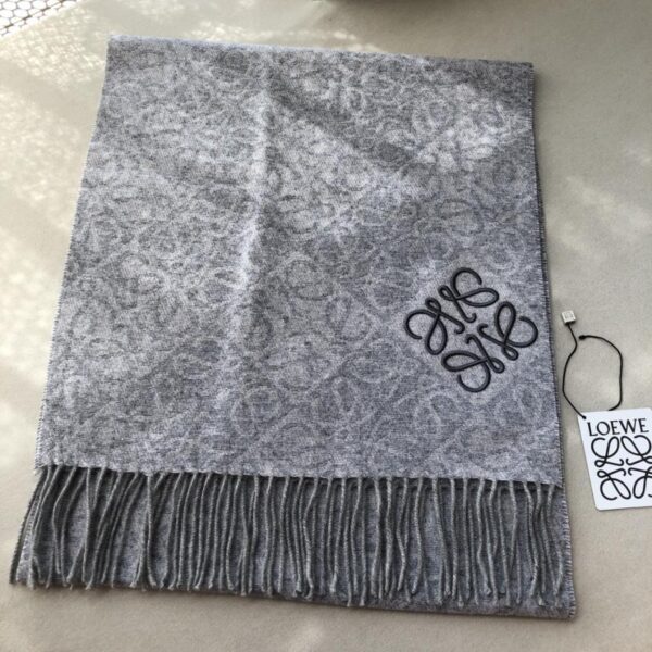 Ultimo disegno di ricamo a scacchiera Loewe 18040cm90 lana 10 cashmere