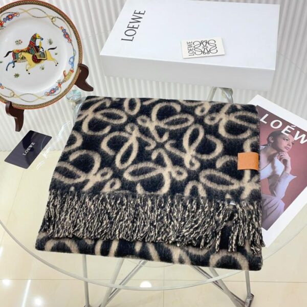 Sciarpa Loewe in lana vergine e mohair