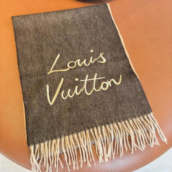 Nuova sciarpa sfumata di Louis Vuitton