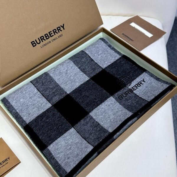 Burberry versione aggiornata morbida sciarpa di fascia alta per uomo e donna