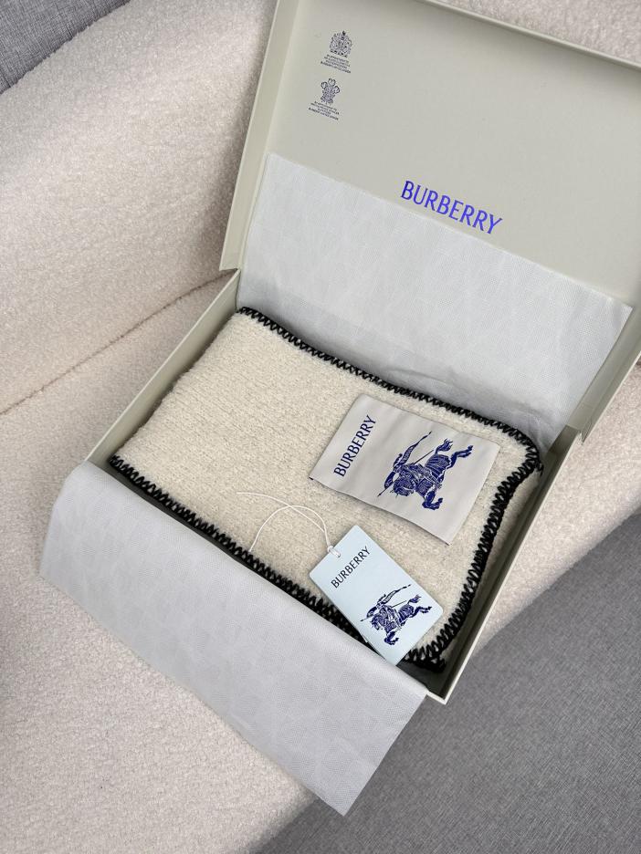 repliche,replica,perfette,siti di,affidabili,migliori siti,dove comprare,1:1,scarpe da ginnastica La nuova bellissima sciarpa floreale in mohair di Burberry repliche,replica,perfette,siti di,affidabili,migliori siti,dove comprare,1:1,scarpe da ginnastica La nuova bellissima sciarpa floreale in mohair di Burberry