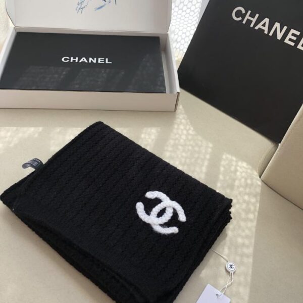 repliche,replica,perfette,siti di,affidabili,migliori siti,dove comprare,1:1,scarpe da ginnastica CHANEL Sciarpa classica in maglia di cashmere nuova doppia C di Chanel