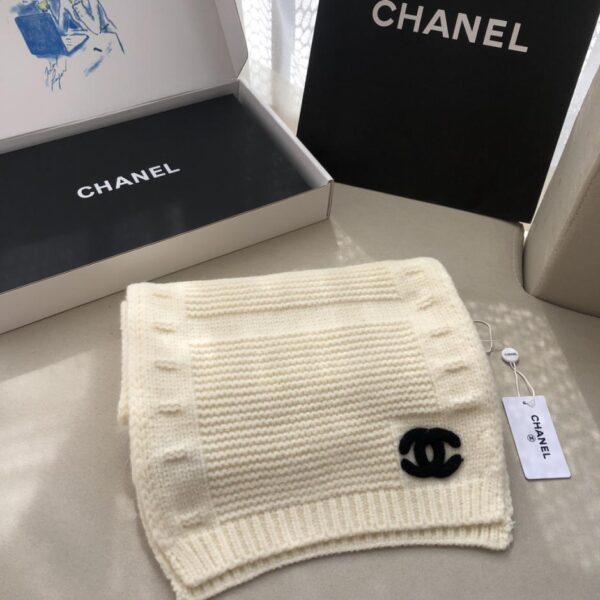 repliche,replica,perfette,siti di,affidabili,migliori siti,dove comprare,1:1,scarpe da ginnastica Chanel Sciarpa in cashmere con doppia C con logo Chanel autunno e inverno lavorato a maglia in cashmere