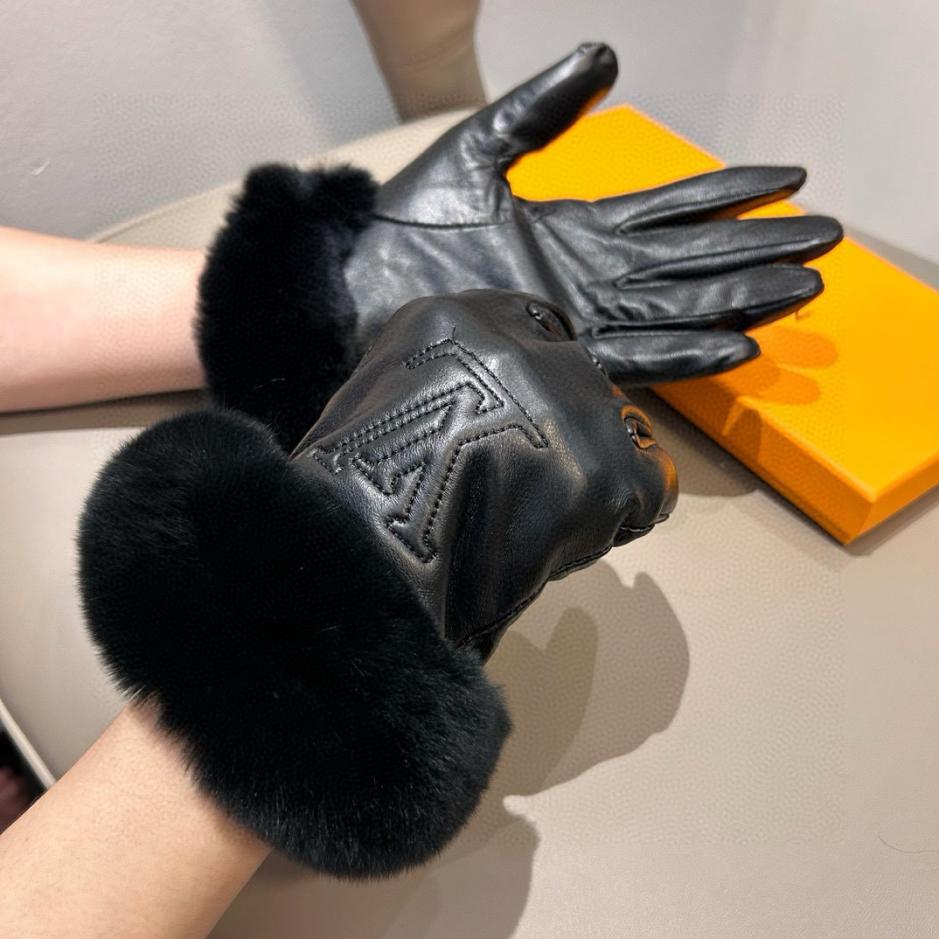 repliche,replica,perfette,siti di,affidabili,migliori siti,dove comprare,1:1,scarpe da ginnastica Louis Vuitton LV autunno e inverno pigro coniglio pelle di pecora guanti ricamati touch screen del telefono cellulare repliche,replica,perfette,siti di,affidabili,migliori siti,dove comprare,1:1,scarpe da ginnastica Louis Vuitton LV autunno e inverno pigro coniglio pelle di pecora guanti ricamati touch screen del telefono cellulare