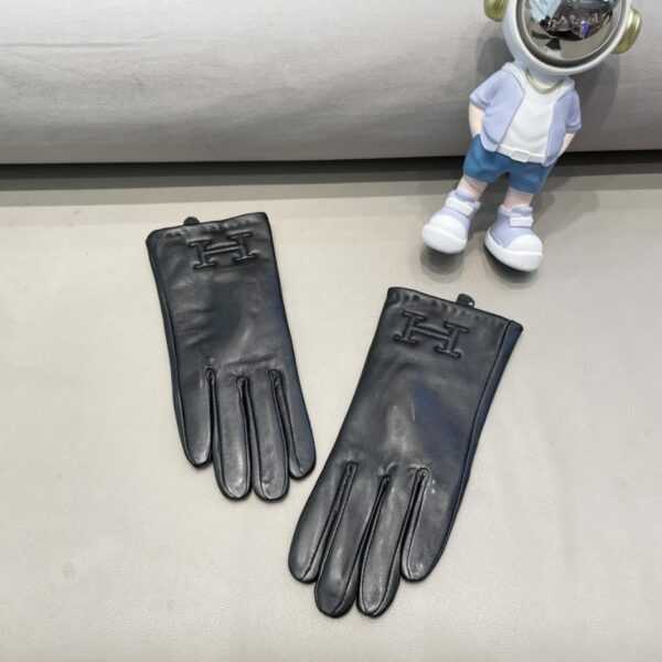 repliche,replica,perfette,siti di,affidabili,migliori siti,dove comprare,1:1,scarpe da ginnastica Guanti touch da donna Il sito ufficiale di Hermès sincronizza i nuovi guanti da donna in pelle di pecora di fascia alta