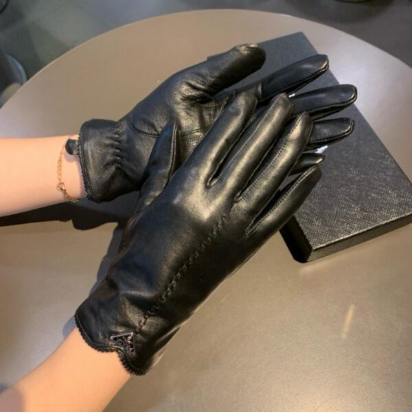 repliche,replica,perfette,siti di,affidabili,migliori siti,dove comprare,1:1,scarpe da ginnastica Guanti touch Prada