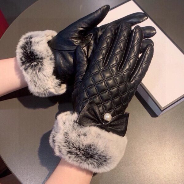 repliche,replica,perfette,siti di,affidabili,migliori siti,dove comprare,1:1,scarpe da ginnastica Chanel autunno e inverno pigro pelliccia di coniglio ricamo guanti di pelle di pecora cellulare touch screen