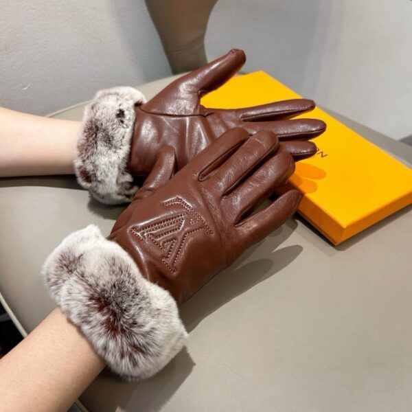 repliche,replica,perfette,siti di,affidabili,migliori siti,dove comprare,1:1,scarpe da ginnastica Louis Vuitton LV autunno e inverno pigro coniglio pelle di pecora guanti ricamati touch screen del telefono cellulare