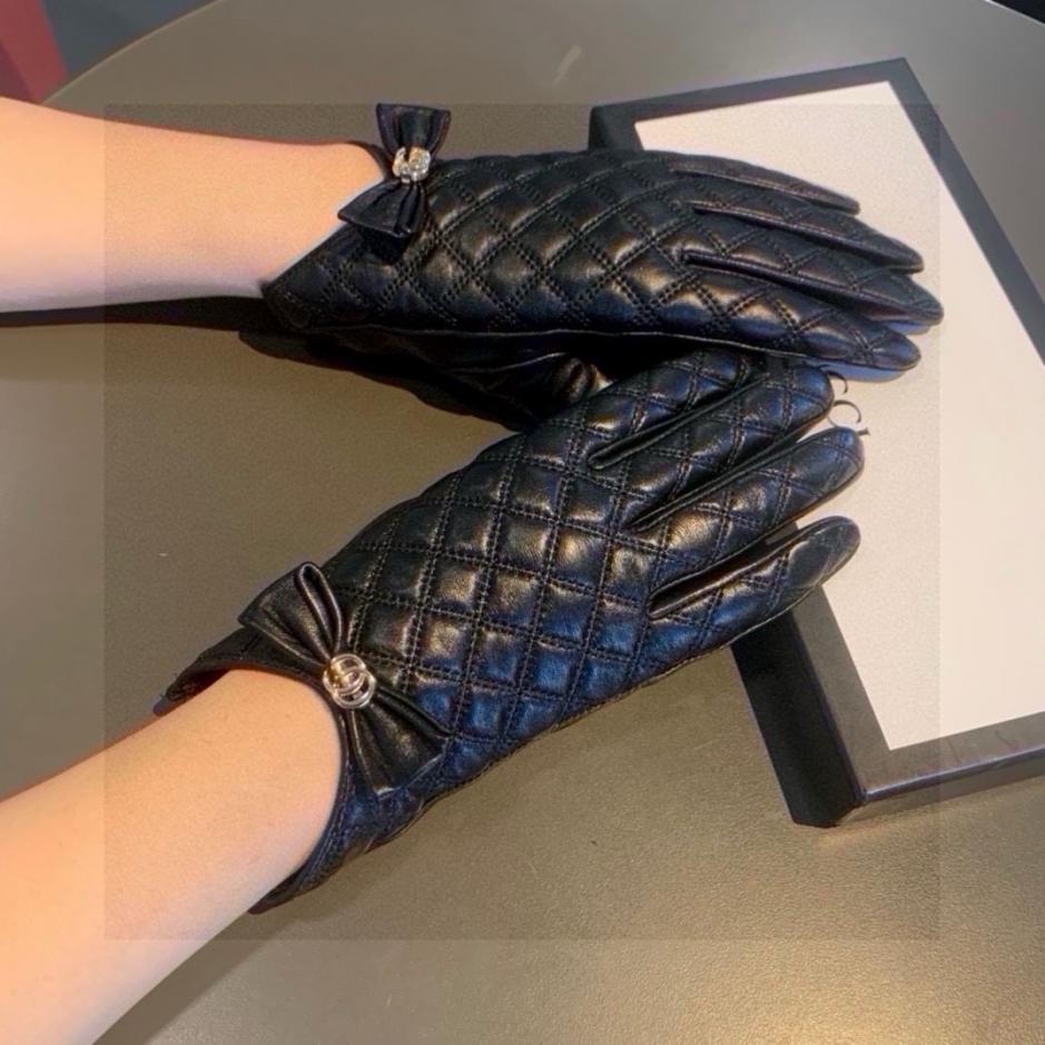 repliche,replica,perfette,siti di,affidabili,migliori siti,dove comprare,1:1,scarpe da ginnastica Guanti Gucci new touch Guanti in pelle di pecora premium con fiocco a forma di U repliche,replica,perfette,siti di,affidabili,migliori siti,dove comprare,1:1,scarpe da ginnastica Guanti Gucci new touch Guanti in pelle di pecora premium con fiocco a forma di U