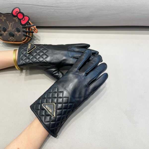 repliche,replica,perfette,siti di,affidabili,migliori siti,dove comprare,1:1,scarpe da ginnastica Guanti da donna in montone Prada