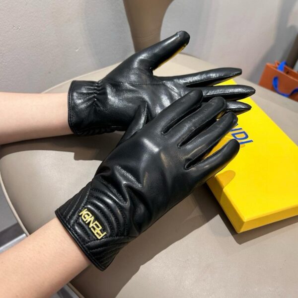 repliche,replica,perfette,siti di,affidabili,migliori siti,dove comprare,1:1,scarpe da ginnastica FENDI guanti in montone autunno e inverno per cellulare touch screen