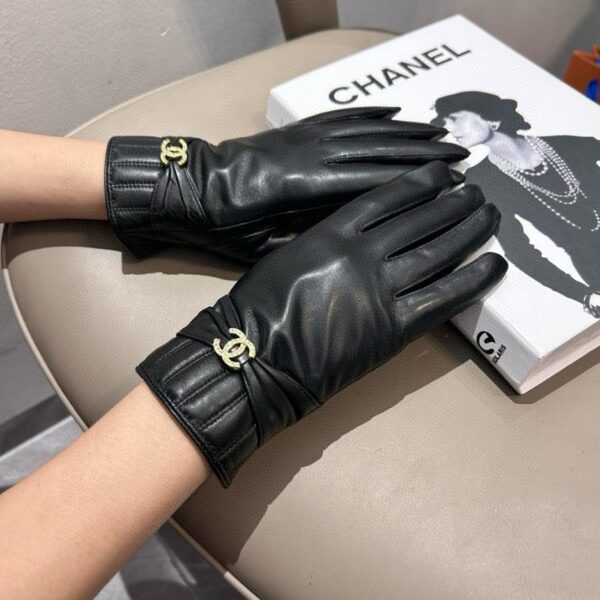repliche,replica,perfette,siti di,affidabili,migliori siti,dove comprare,1:1,scarpe da ginnastica Guanti Chanel Touch Palla di pelliccia di volpe Diamante Doppia C