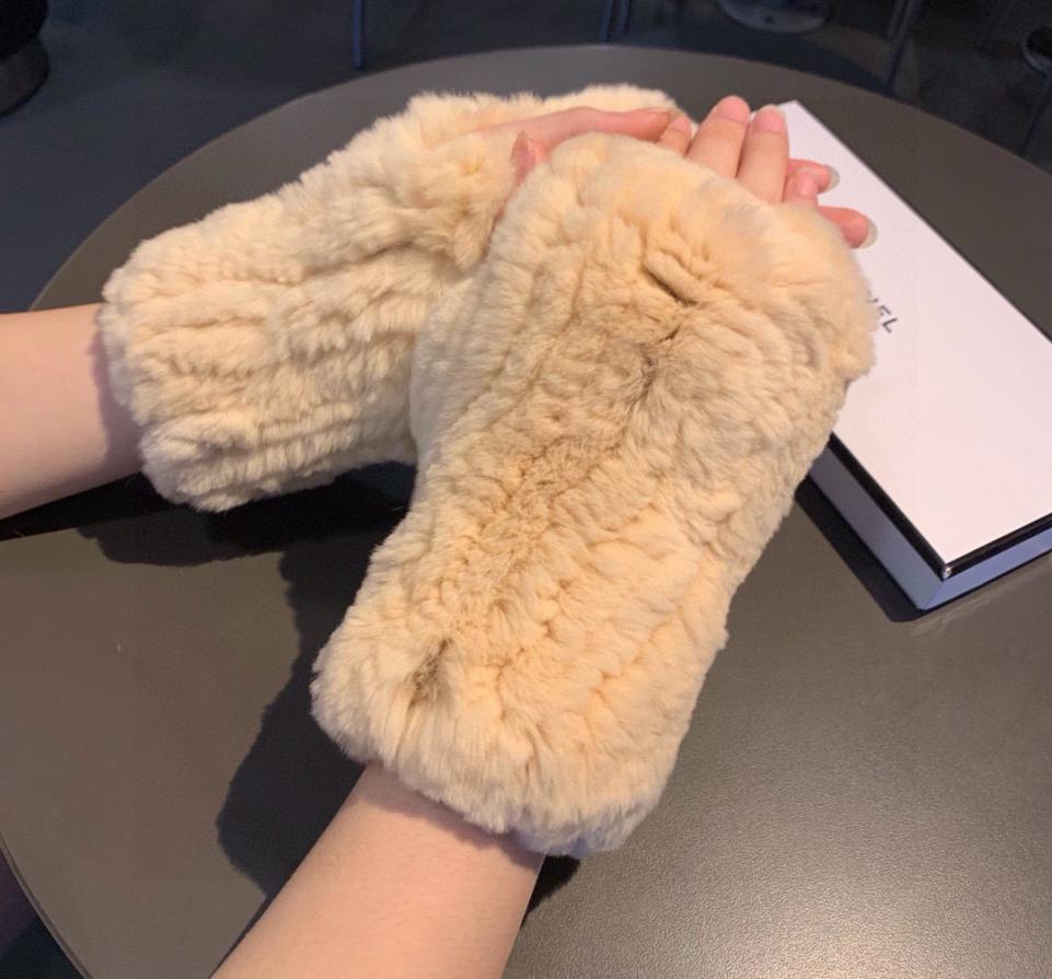 repliche,replica,perfette,siti di,affidabili,migliori siti,dove comprare,1:1,scarpe da ginnastica Mezzi guanti senza dita Chanel autunno e inverno in pelo di coniglio pigro repliche,replica,perfette,siti di,affidabili,migliori siti,dove comprare,1:1,scarpe da ginnastica Mezzi guanti senza dita Chanel autunno e inverno in pelo di coniglio pigro