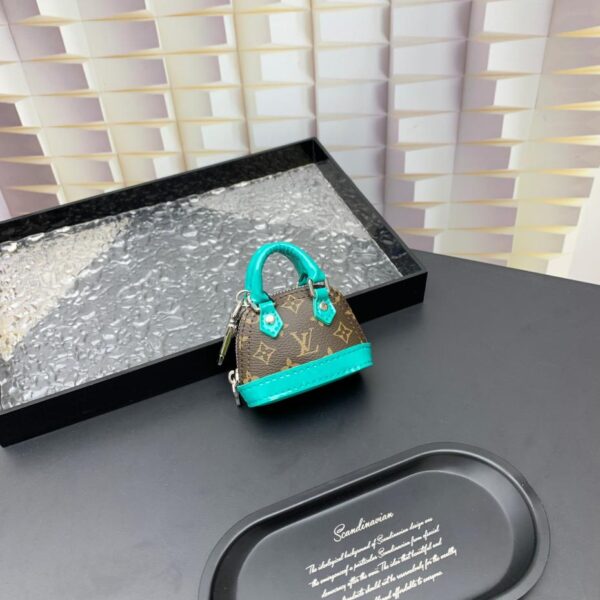 repliche,replica,perfette,siti di,affidabili,migliori siti,dove comprare,1:1,scarpe da ginnastica  M01706 ️Louis Vuitton lv mini ciondolo portachiavi borsa a conchiglia (794C)