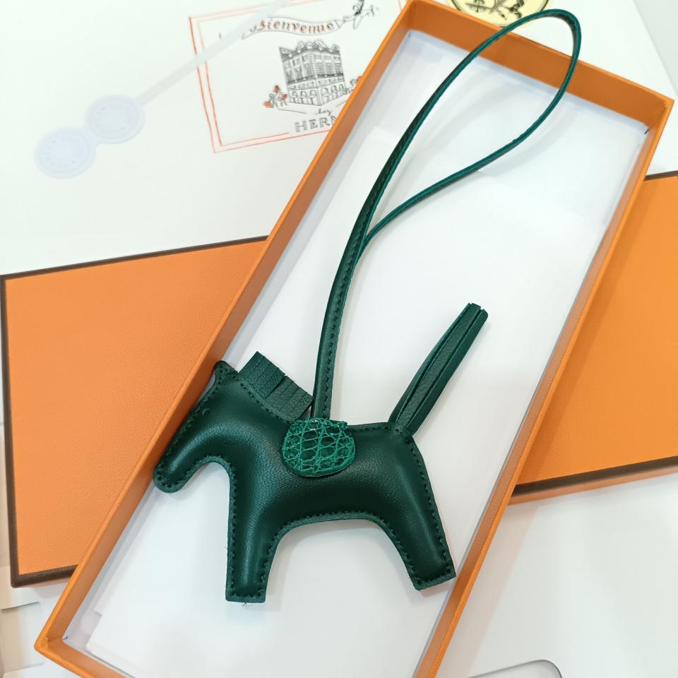 repliche,replica,perfette,siti di,affidabili,migliori siti,dove comprare,1:1,scarpe da ginnastica Sella in vera pelle di coccodrillo importata mini pony HMMMMS (F6A5) repliche,replica,perfette,siti di,affidabili,migliori siti,dove comprare,1:1,scarpe da ginnastica Sella in vera pelle di coccodrillo importata mini pony HMMMMS (F6A5)