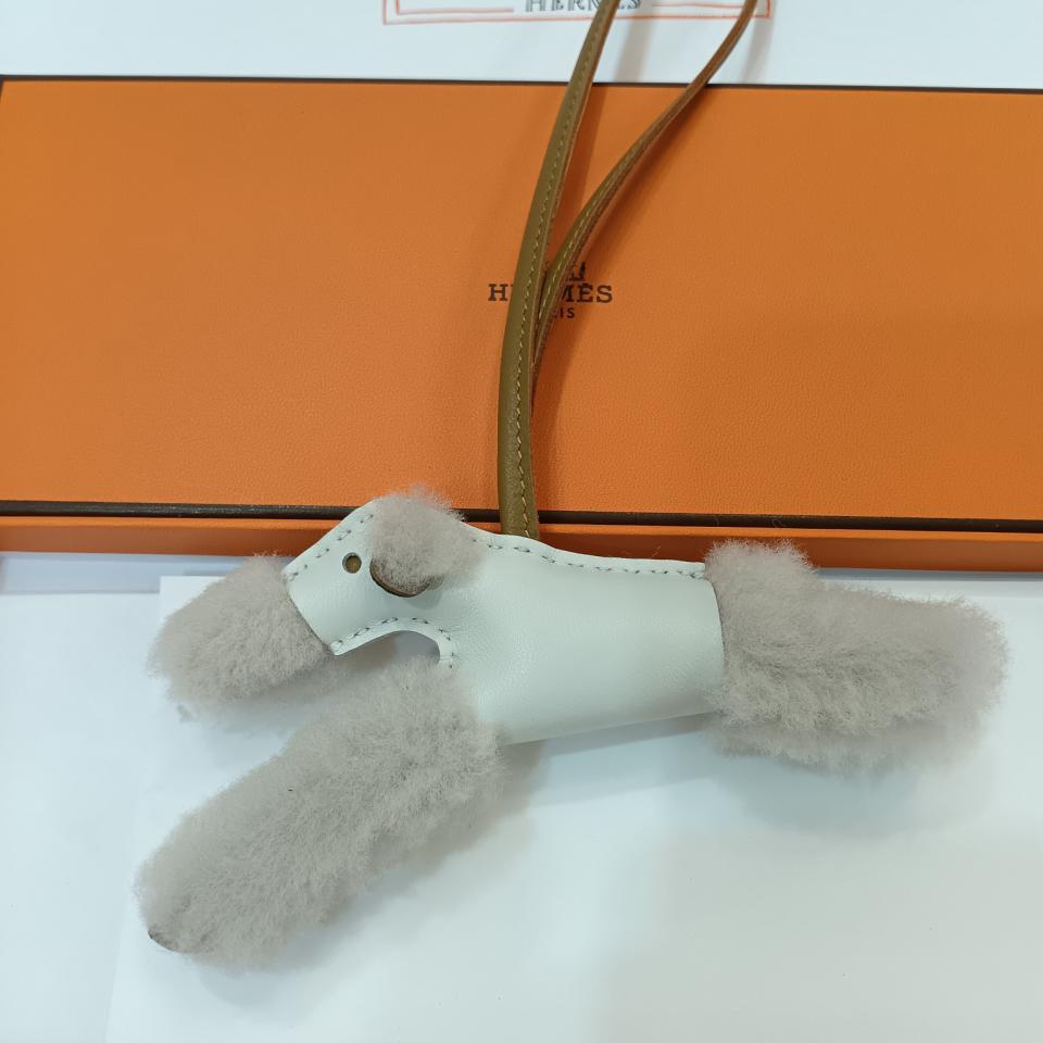 repliche,replica,perfette,siti di,affidabili,migliori siti,dove comprare,1:1,scarpe da ginnastica HMMMMS nuovo ciondolo Budy Charm cucciolo versione top (5F70) repliche,replica,perfette,siti di,affidabili,migliori siti,dove comprare,1:1,scarpe da ginnastica HMMMMS nuovo ciondolo Budy Charm cucciolo versione top (5F70)