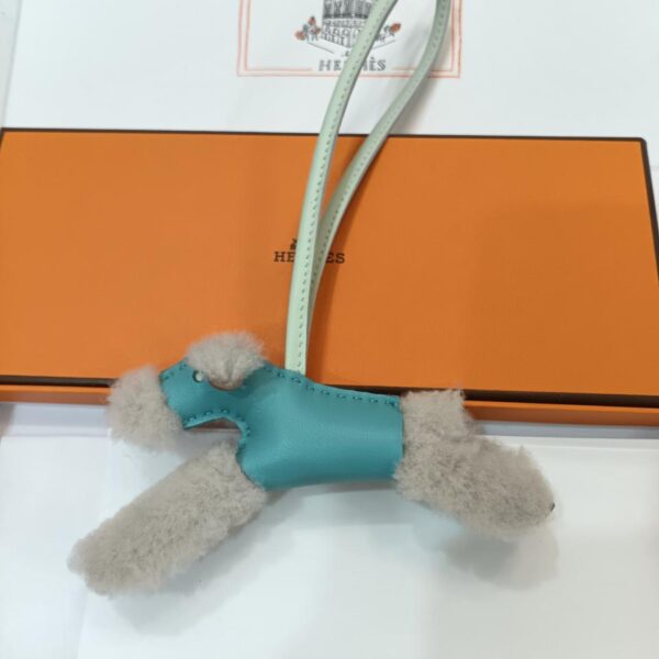 repliche,replica,perfette,siti di,affidabili,migliori siti,dove comprare,1:1,scarpe da ginnastica HMMMMS nuovo ciondolo a forma di cucciolo Budy Charm versione top (CBA0)