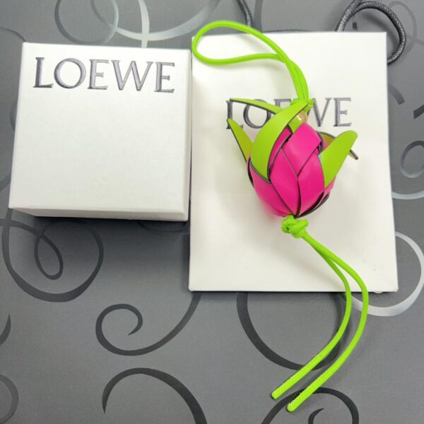 repliche,replica,perfette,siti di,affidabili,migliori siti,dove comprare,1:1,scarpe da ginnastica Loewe 2024 nuovo ciondolo in pelle con frutta di drago, ciondolo regalo