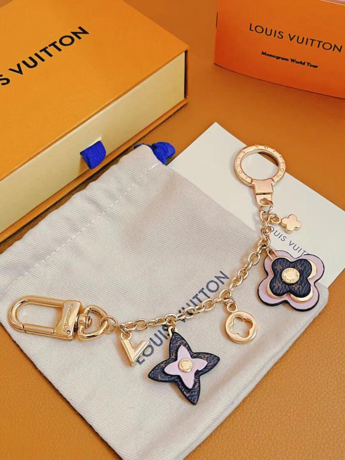 repliche,replica,perfette,siti di,affidabili,migliori siti,dove comprare,1:1,scarpe da ginnastica BLOOMING FLOWERS CHAIN accessori borsa e portachiavi M63086 repliche,replica,perfette,siti di,affidabili,migliori siti,dove comprare,1:1,scarpe da ginnastica BLOOMING FLOWERS CHAIN accessori borsa e portachiavi M63086