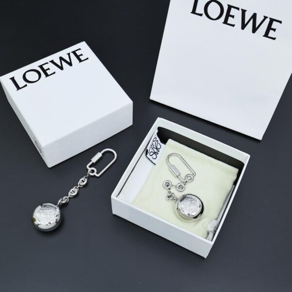 repliche,replica,perfette,siti di,affidabili,migliori siti,dove comprare,1:1,scarpe da ginnastica Loewe pallina in argento piccola con decorazione a catena a ciambella (BEA5)