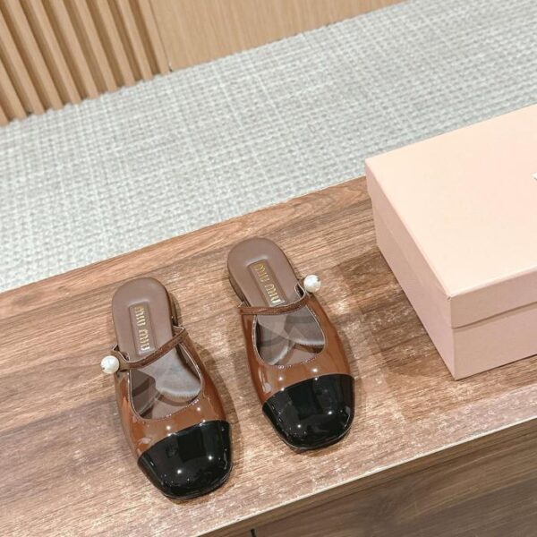 [Versione Top] Miu Miu Serie Inizio Primavera Mary Jane Baotou Half Drag (74E0)