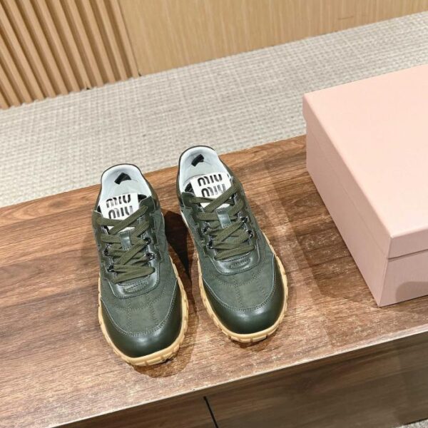 repliche,replica,perfette,siti di,affidabili,migliori siti,dove comprare,1:1,scarpe da ginnastica [Versione Top] Miu Miu Primavera ed Estate Nuove Scarpe Biscuit Forrest Gump Scarpe Scarpe Sportive Casual (7E42)