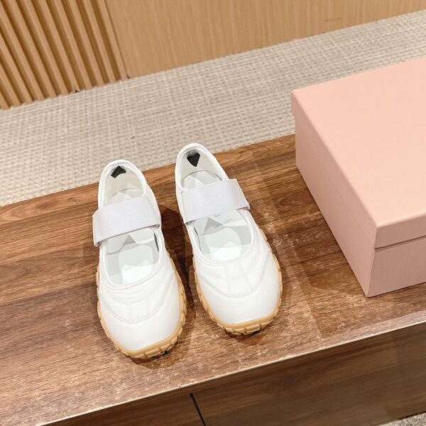 repliche,replica,perfette,siti di,affidabili,migliori siti,dove comprare,1:1,scarpe da ginnastica [Versione Top] Miu Miu Primavera ed Estate Nuove Scarpe Biscuit Forrest Gump Scarpe Scarpe Sportive Casual (87C3)