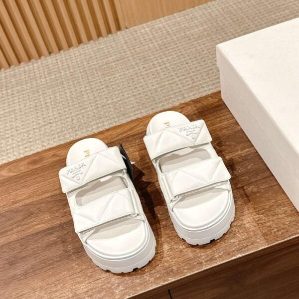repliche,replica,perfette,siti di,affidabili,migliori siti,dove comprare,1:1,scarpe da ginnastica [Versione top] Sandali Prada con due cinturini in velcro e suola spessa