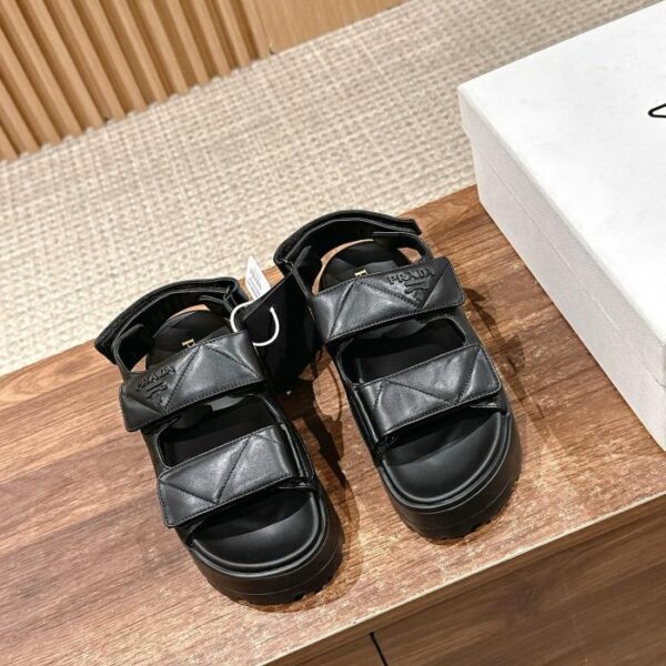 repliche,replica,perfette,siti di,affidabili,migliori siti,dove comprare,1:1,scarpe da ginnastica [Versione top] Prada sandali con due cinturini in velcro con suola spessa (880B)