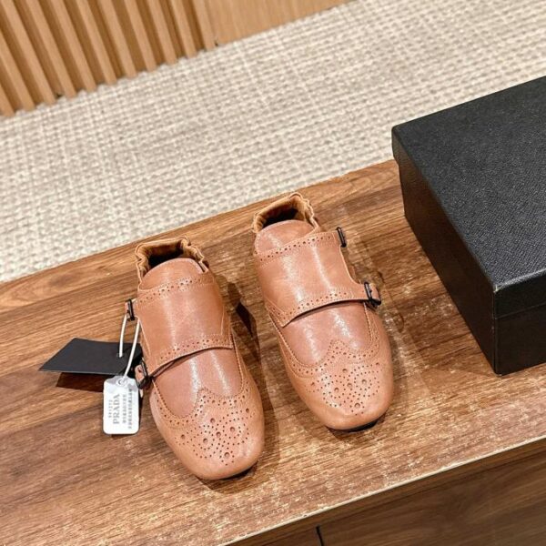 repliche,replica,perfette,siti di,affidabili,migliori siti,dove comprare,1:1,scarpe da ginnastica [Versione top] Prada primavera e l’estate nuovo logo triangolare scarpe bianche con la suola spessa scarpe casual in pelle scamosciata e cuciture in pelle liscia (07E4)