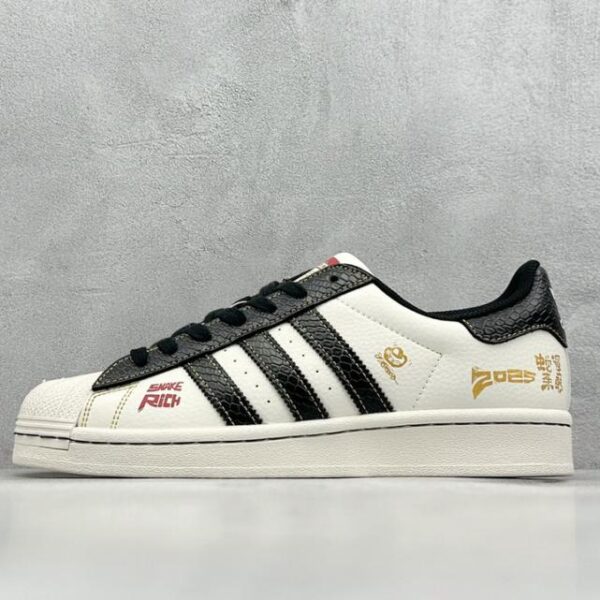 repliche,replica,perfette,siti di,affidabili,migliori siti,dove comprare,1:1,scarpe da ginnastica Gli originali superstar bianchi e neri adottano la nuova pelle con cuciture dello strato superiore (8C4F)