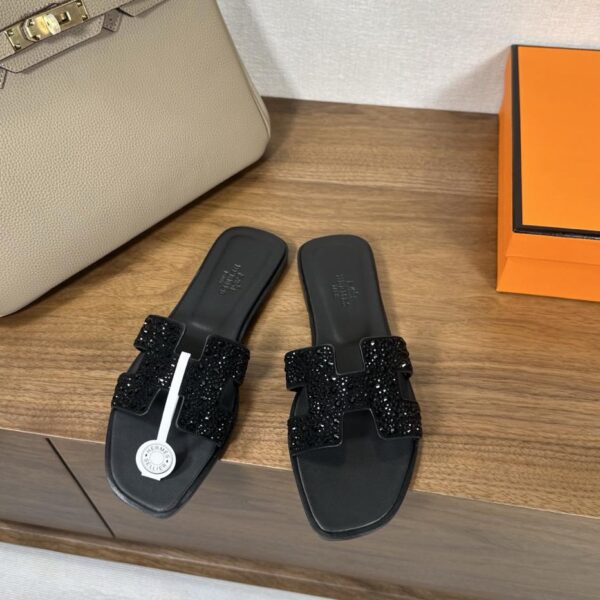 repliche,replica,perfette,siti di,affidabili,migliori siti,dove comprare,1:1,scarpe da ginnastica Hermes Oran Sandali Hermes H serie grande superficie diamantata (CA24)