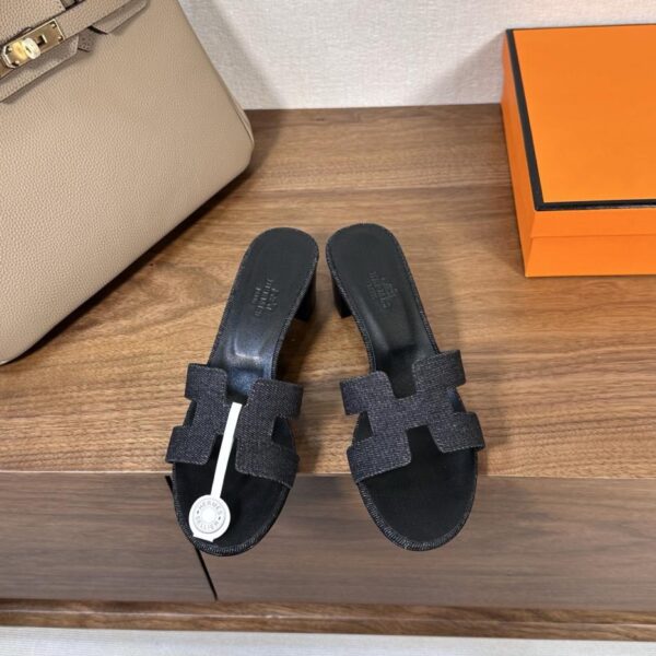 repliche,replica,perfette,siti di,affidabili,migliori siti,dove comprare,1:1,scarpe da ginnastica Hermès H Pantofole Sandali Oran Collezione Denim