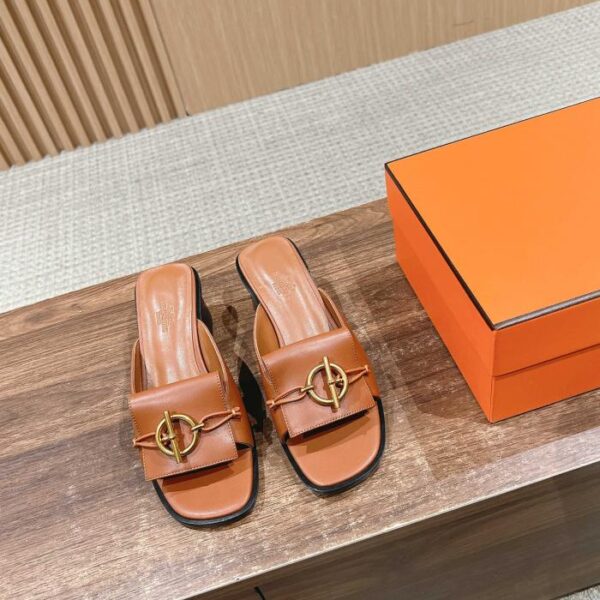 repliche,replica,perfette,siti di,affidabili,migliori siti,dove comprare,1:1,scarpe da ginnastica [Versione top] Hermes 2025ss Hermes nuove pantofole con tacco piatto e fibbia