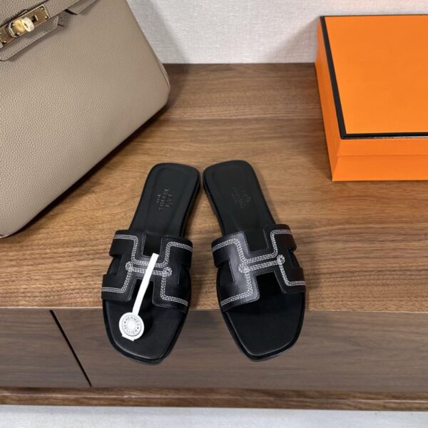 Hermes Oran Modello ricamato serie sandali Hermes H (C68B)