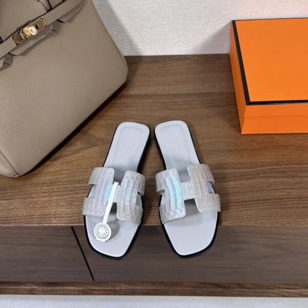 repliche,replica,perfette,siti di,affidabili,migliori siti,dove comprare,1:1,scarpe da ginnastica Hermes Oran Hermes H Sandali Serie Pelle di serpente (C0D2)
