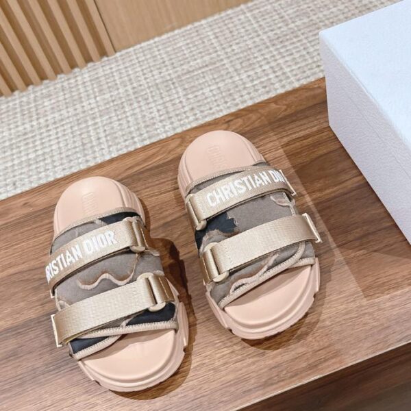 repliche,replica,perfette,siti di,affidabili,migliori siti,dove comprare,1:1,scarpe da ginnastica DIOR Dior primavera ed estate nuove ciabatte da spiaggia con la suola spessa