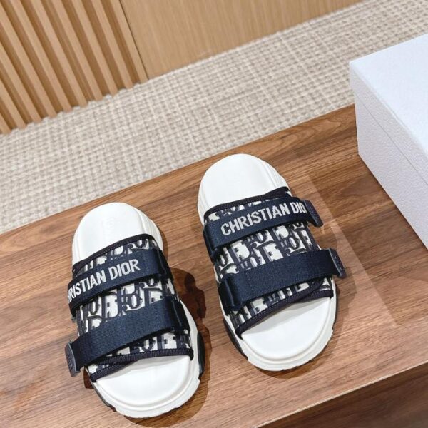 DIOR Dior primavera ed estate nuove ciabatte da spiaggia con la suola spessa