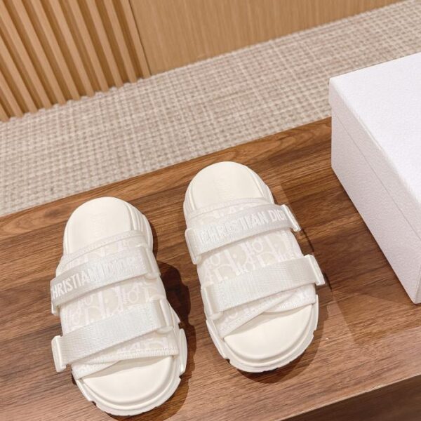 repliche,replica,perfette,siti di,affidabili,migliori siti,dove comprare,1:1,scarpe da ginnastica DIOR Dior primavera ed estate nuove ciabatte da spiaggia con la suola spessa